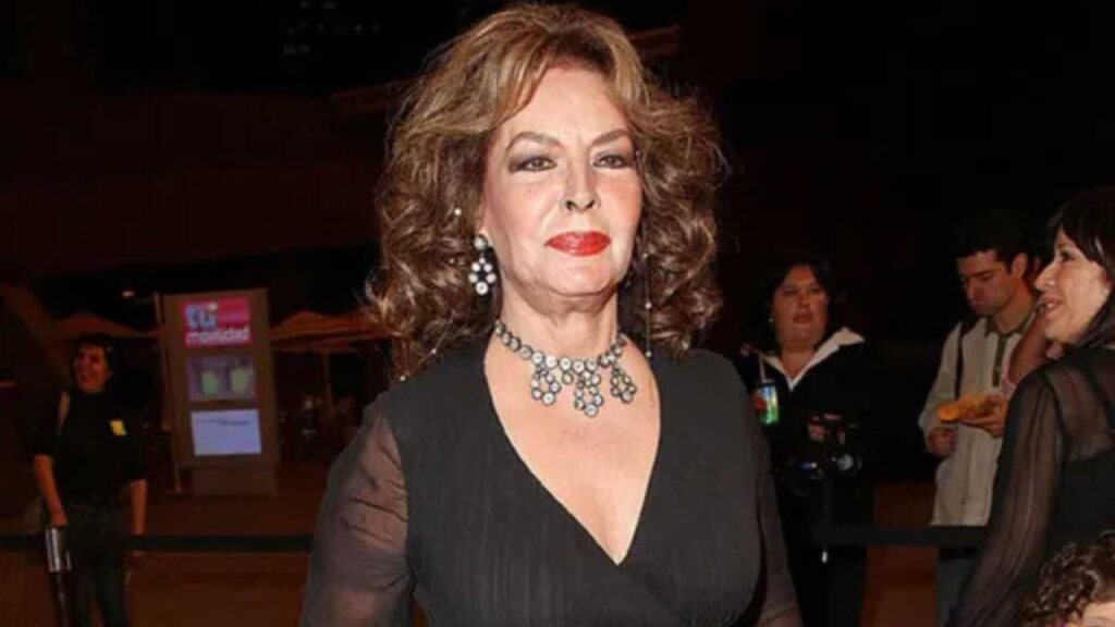 Elsa Aguirre recibe el respaldo del medio art&iacute;stico