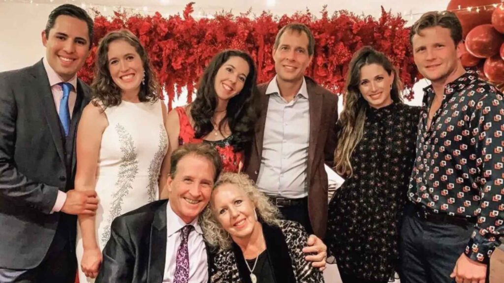 Emmanuel rompe el silencio y aclara la verdad sobre el delicado estado de salud de su esposa