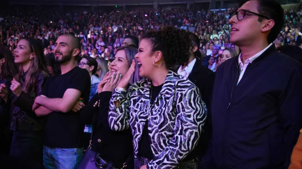 Lucero responde si quiere convertirse en abuela